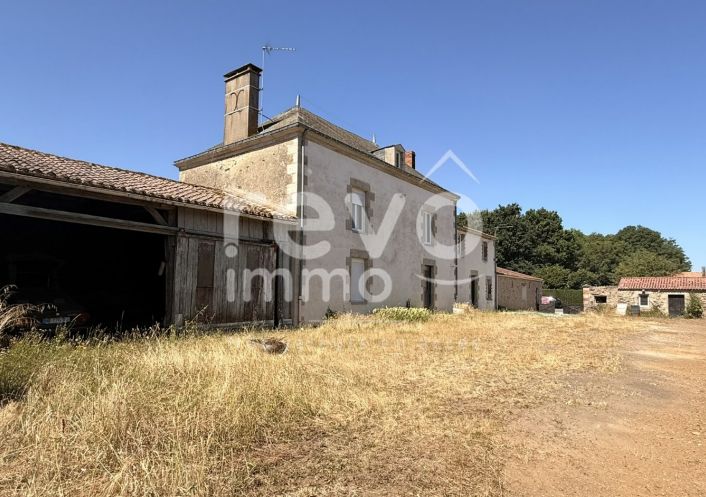à vendre Maison bourgeoise MontrÉverd