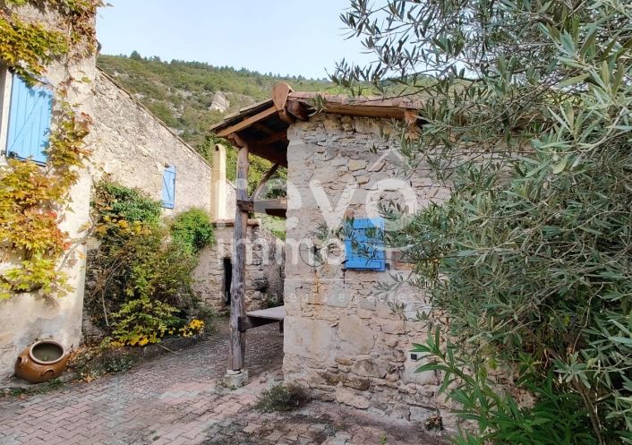 à vendre  Roche Saint Secret Beconne