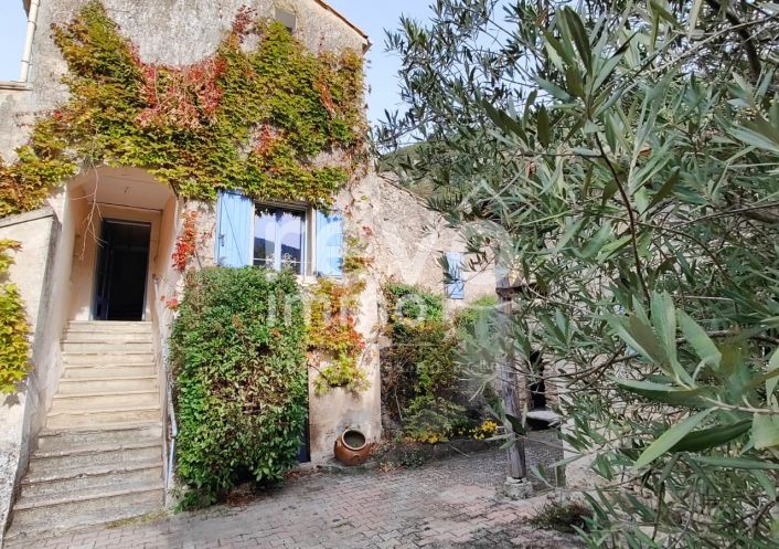 à vendre  Roche Saint Secret Beconne