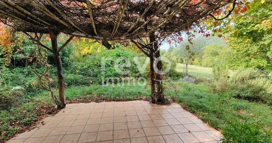 vente Roche Saint Secret Beconne