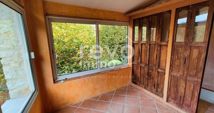 vente Roche Saint Secret Beconne