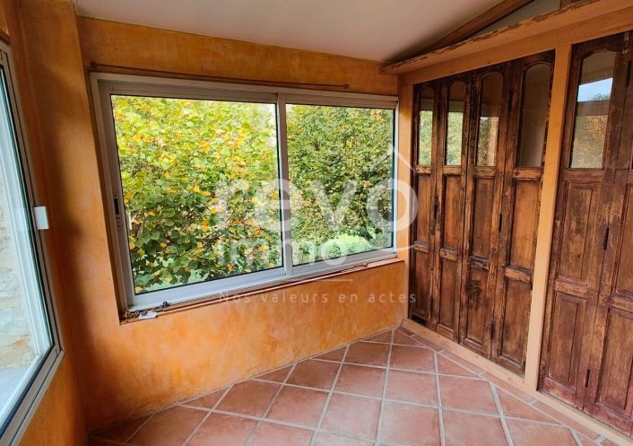 à vendre  Roche Saint Secret Beconne