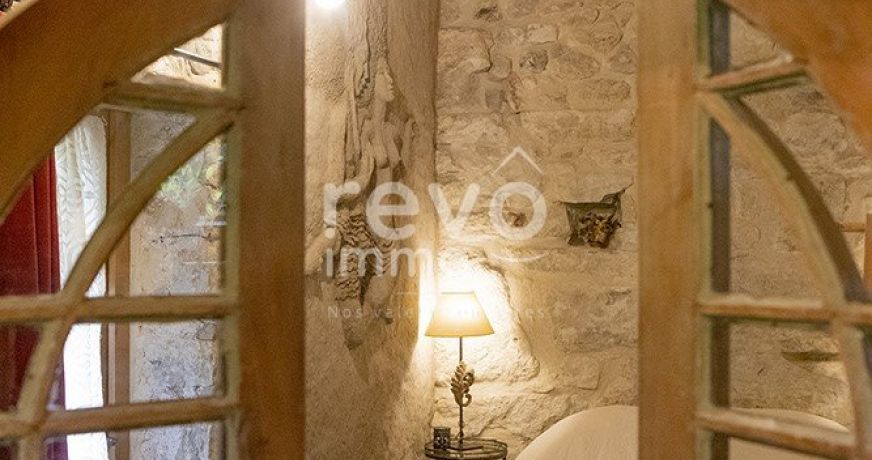 vente Roche Saint Secret Beconne