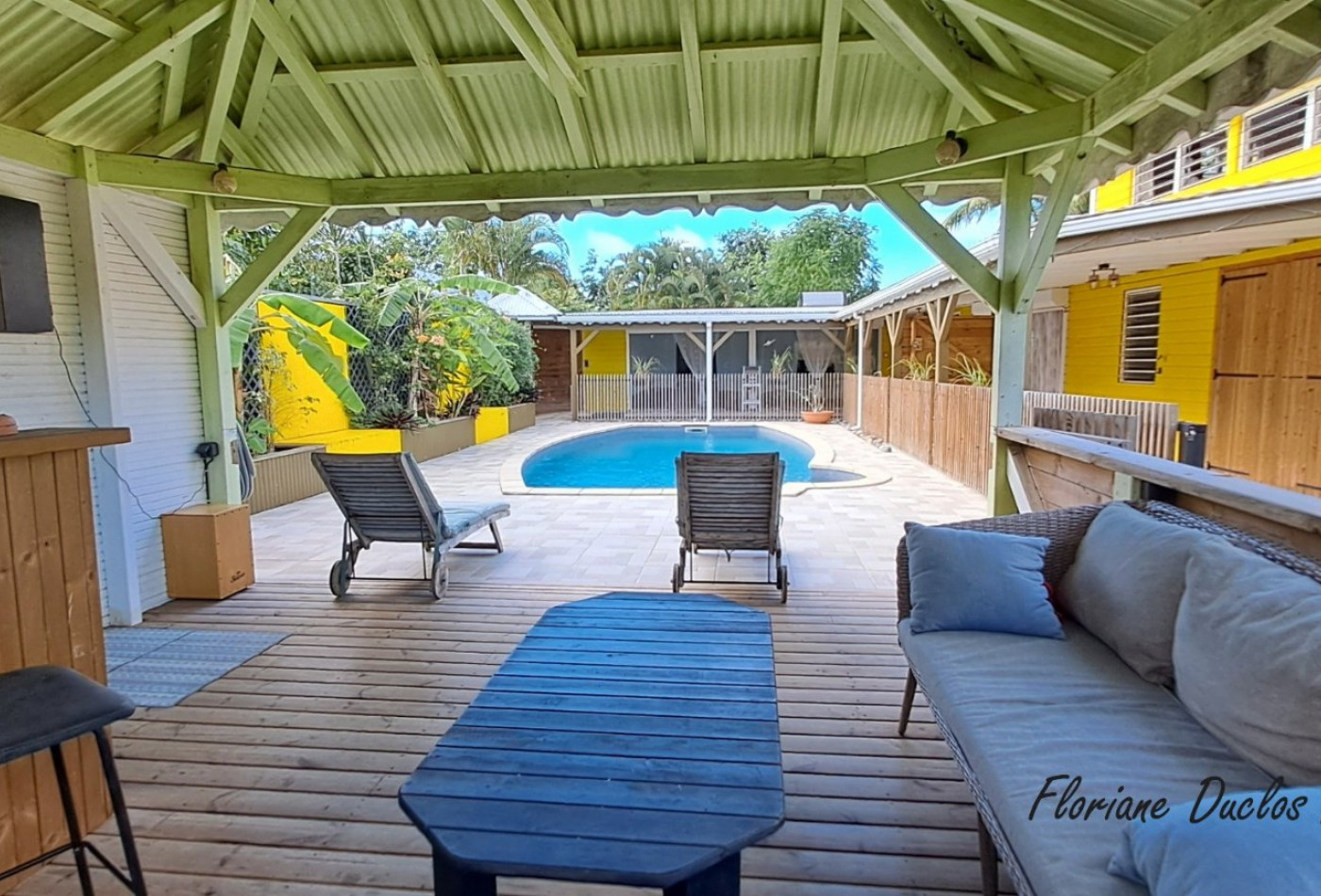 vente Propriété Sainte Rose - Photo 1