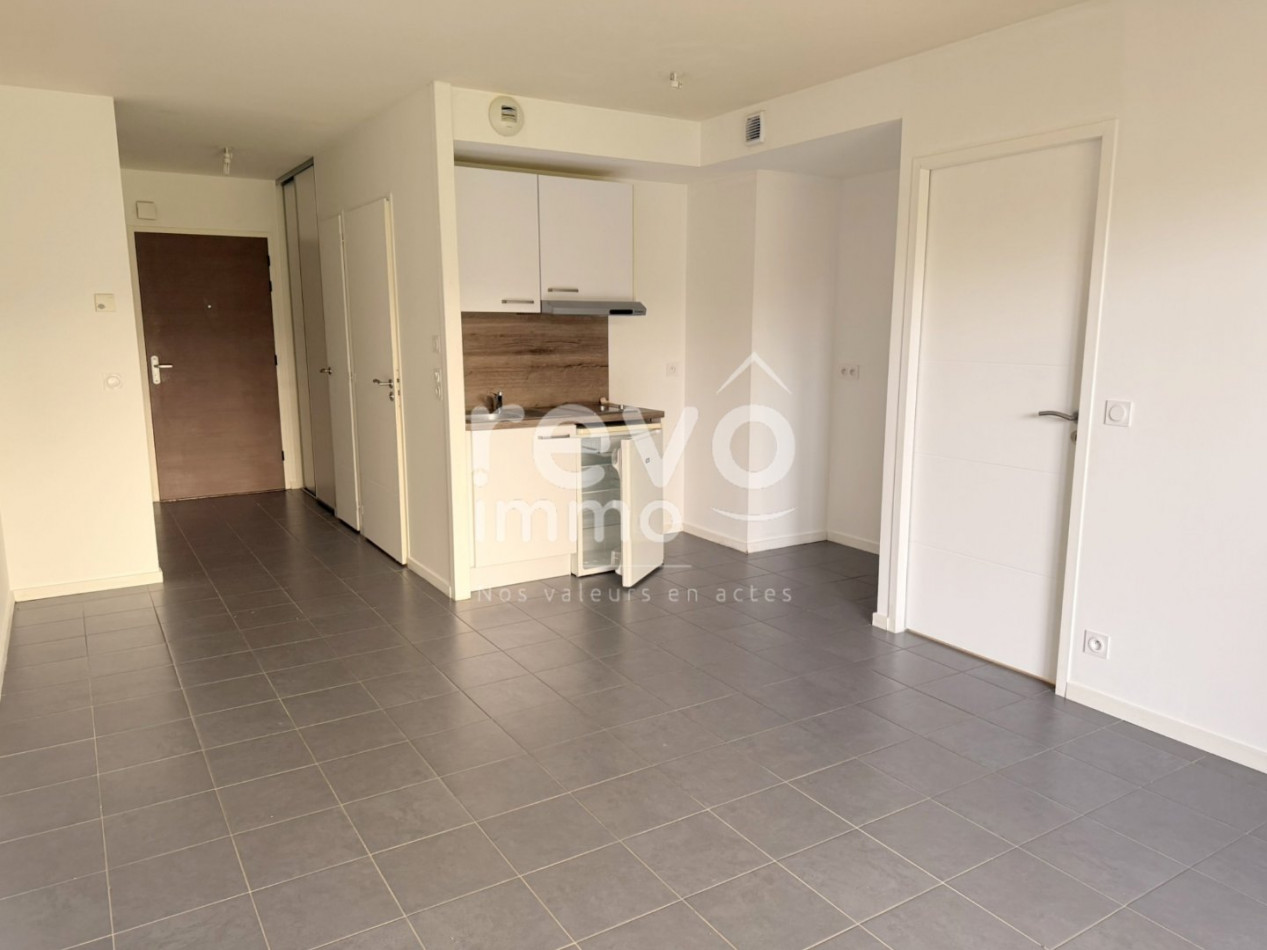 à vendre Appartement en rez de jardin La Roche Sur Yon - Photo 2