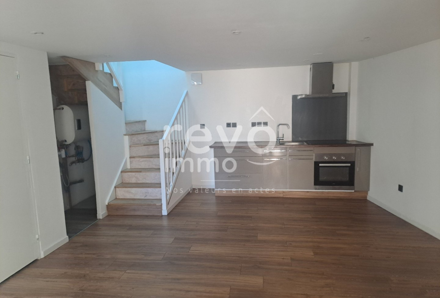 location Maison Murs Erigne - Photo 2