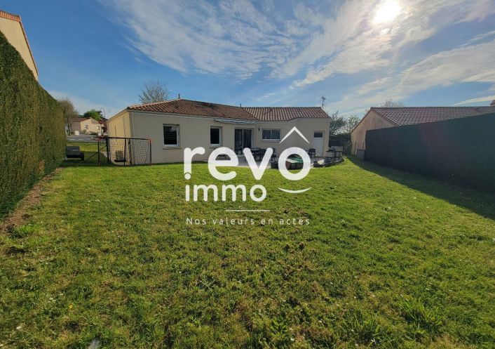 à vendre Maison individuelle Saint Pierre Montlimart