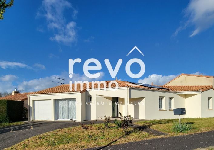 à vendre Maison individuelle Saint Pierre Montlimart