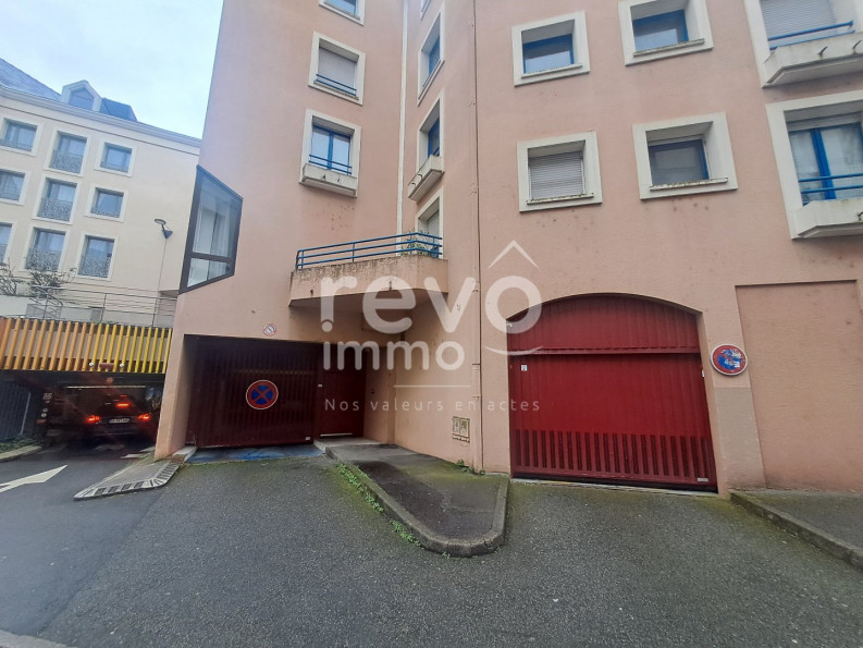 location Parking intérieur Angers - Photo 1