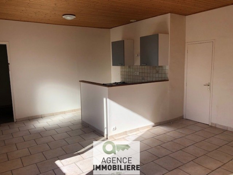 location Maison Saint Pierre Montlimart - Photo 2