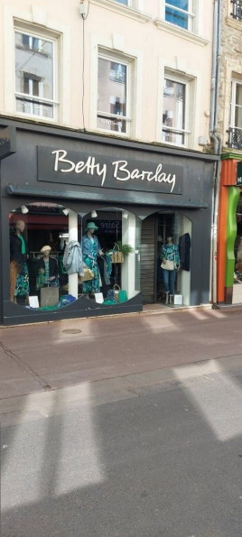 location Local commercial Cherbourg En Cotentin - Photo 1