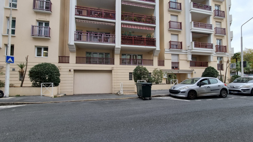 à louer Parking intérieur Bayonne - Photo 1