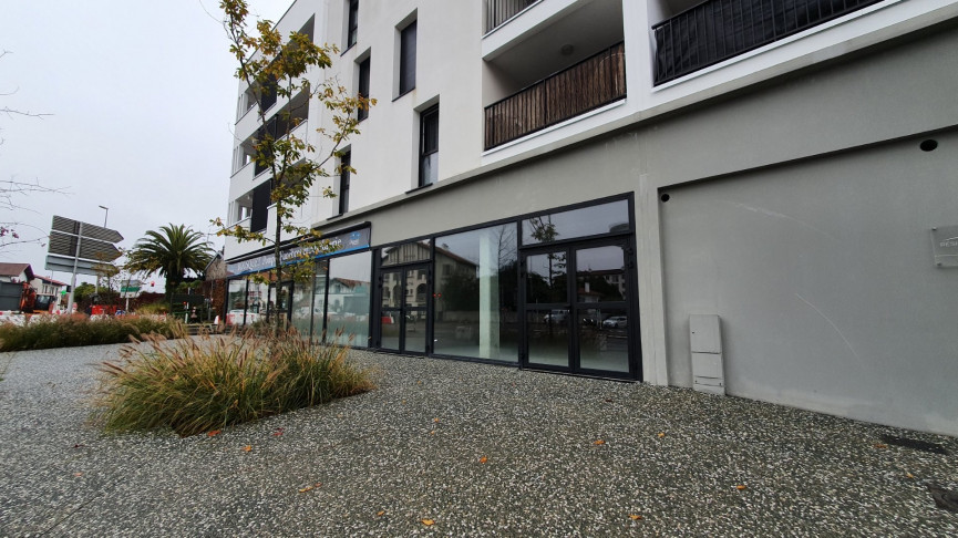 à vendre Local commercial Bayonne - Photo 2