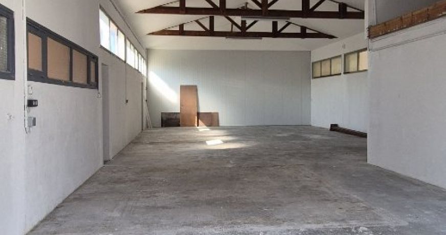 location Entrepots et bureaux Boucau