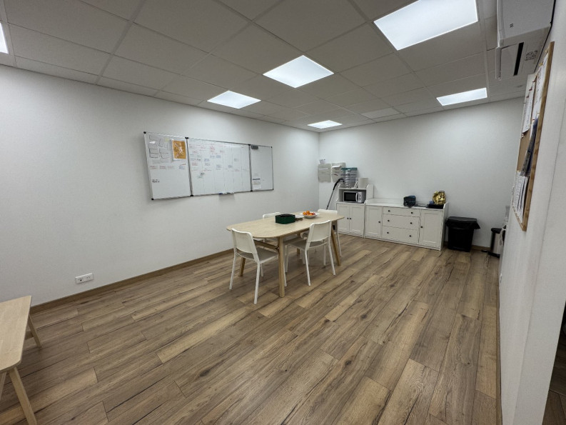 à louer Ateliers et bureaux Anglet - Photo 3