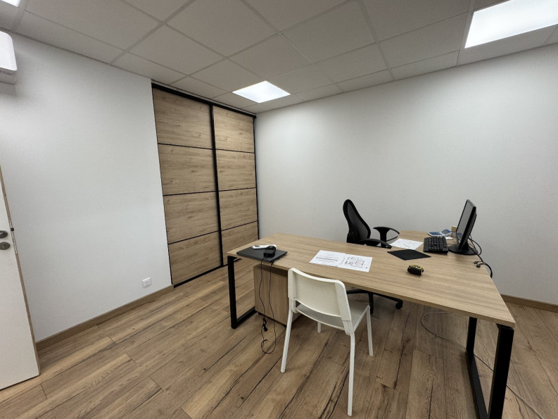 à louer Ateliers et bureaux Anglet - Photo 4