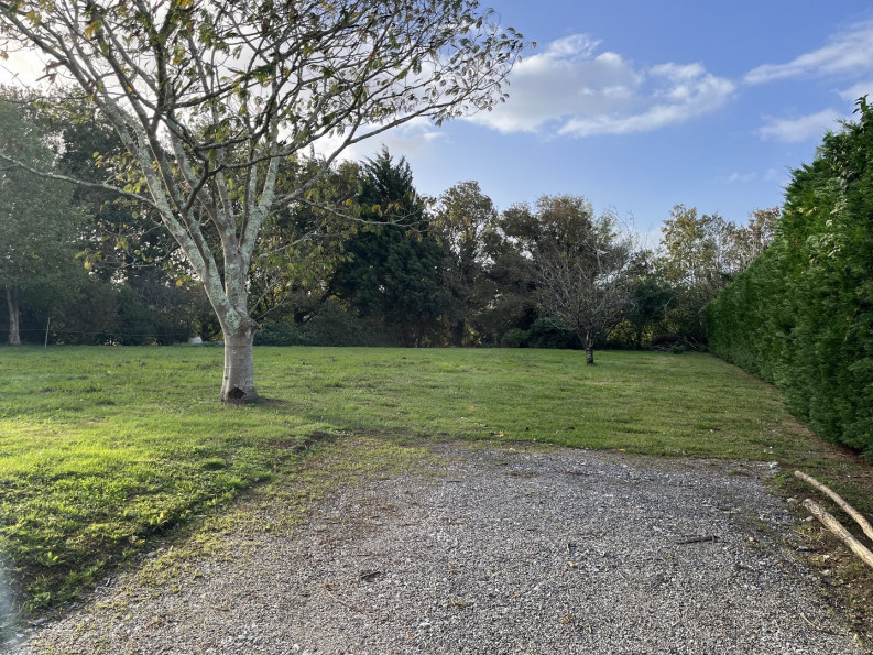 vente Terrain Ramous - Photo 2