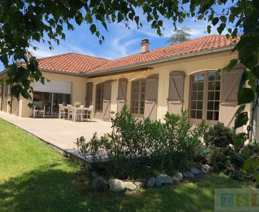 à vendre  Saint Laurent De Neste