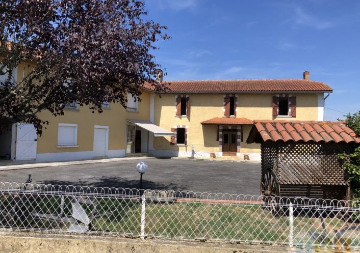 à vendre Maison et dépendances Bernadets Dessus