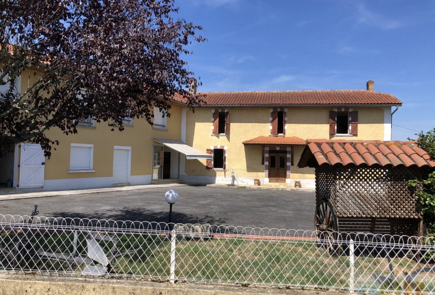 vente Maison et dépendances Bernadets Dessus - Photo 1