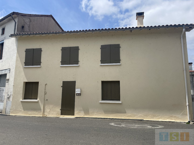 location Maison Saint Laurent De Neste - Photo 1