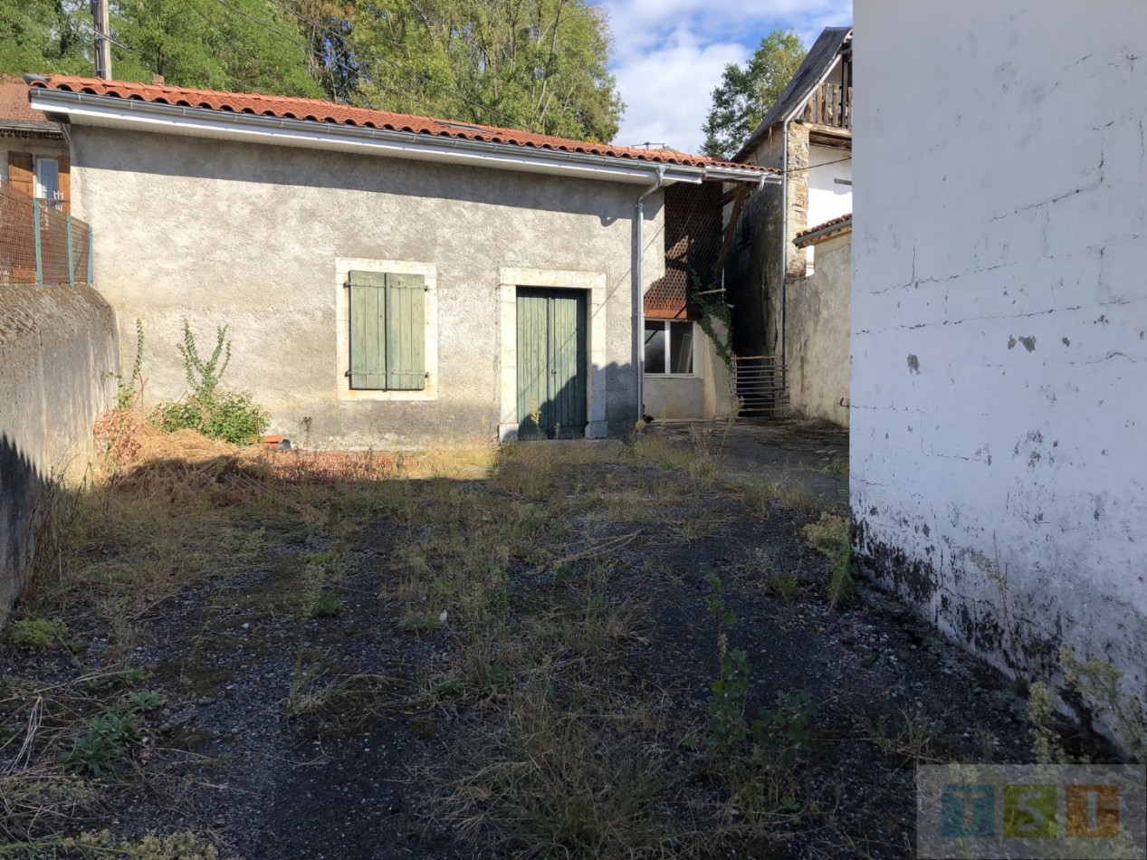 à vendre Maison Tuzaguet - Photo 1