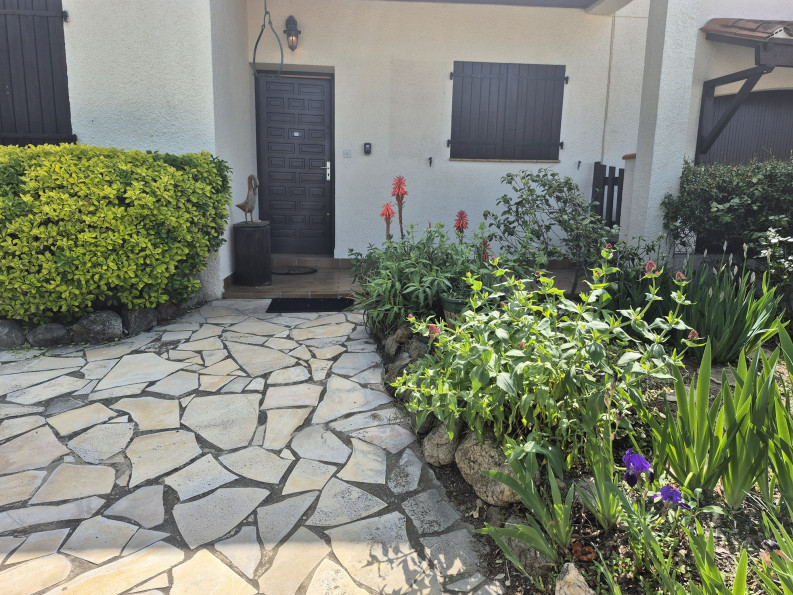 en location saisonnière Villa Saint Genis Des Fontaines - Photo 9