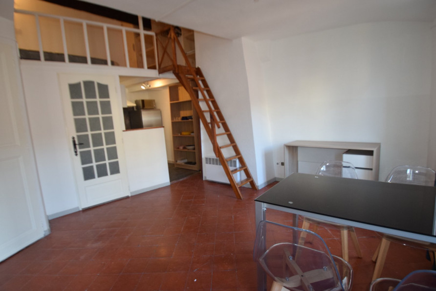 location Studio mezzanine Perpignan - Photo 1