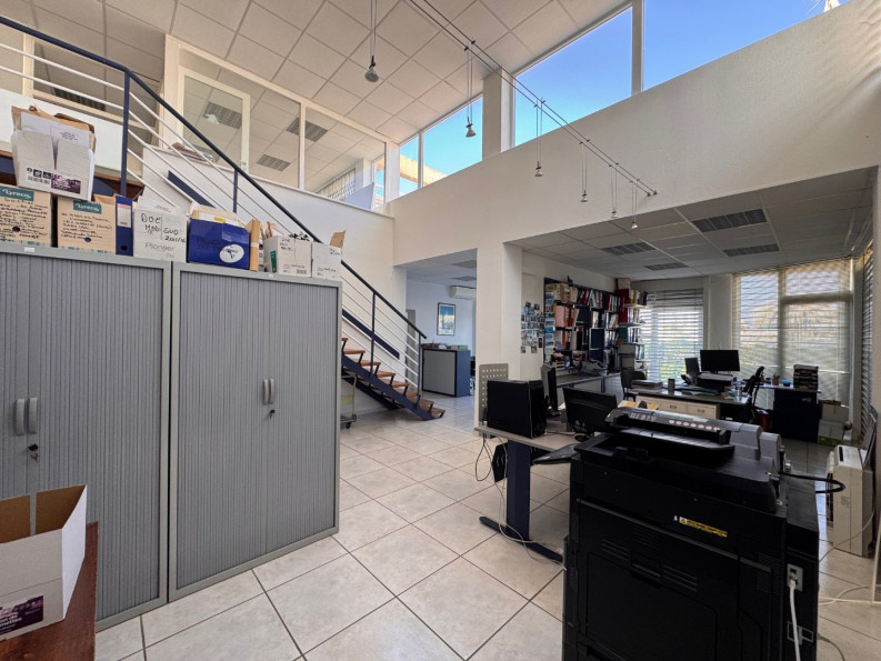 vente Bureau Canet En Roussillon - Photo 1