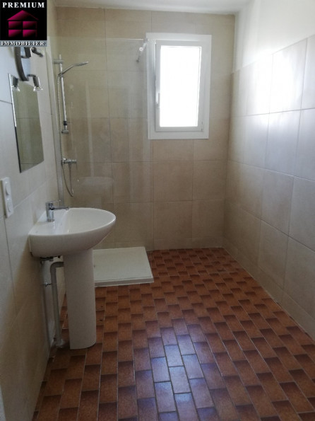 à louer Appartement Saint Esteve - Photo 6