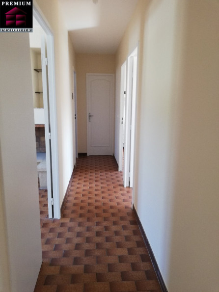 à louer Appartement Saint Esteve - Photo 3