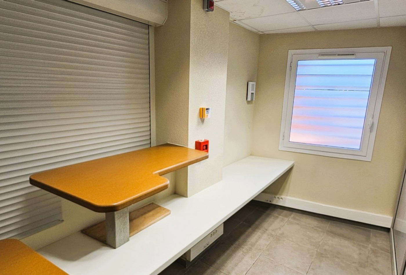 vente Locaux d'activité Saint Esteve - Photo 9