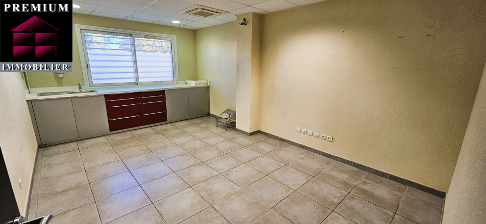 vente Locaux d'activité Saint Esteve - Photo 6