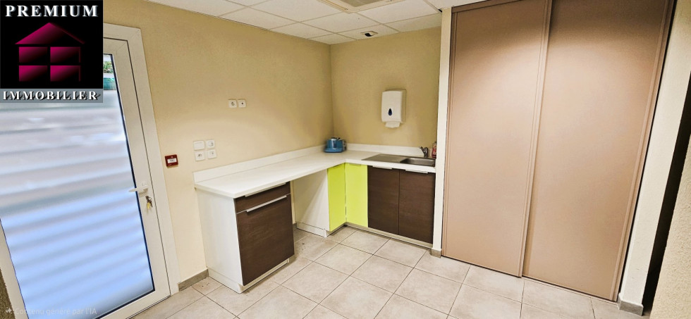 vente Locaux d'activité Saint Esteve - Photo 10