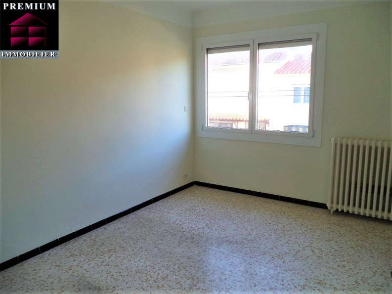 location Appartement Saint Esteve - Photo 4