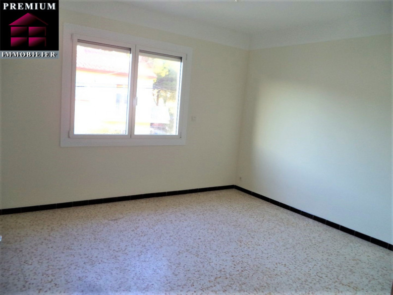 location Appartement Saint Esteve - Photo 5