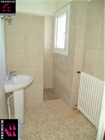 location Appartement Saint Esteve - Photo 6