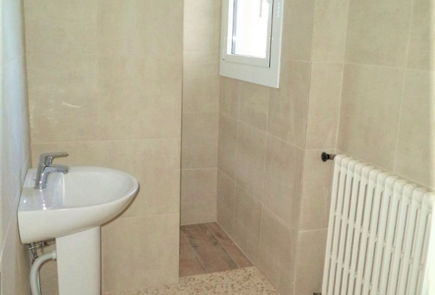 location Appartement Saint Esteve - Photo 6