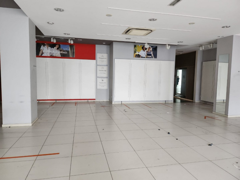 vente Local commercial Saint Louis - Photo 7