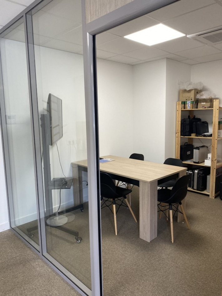 for rent Bureau Montagny - Photo 2