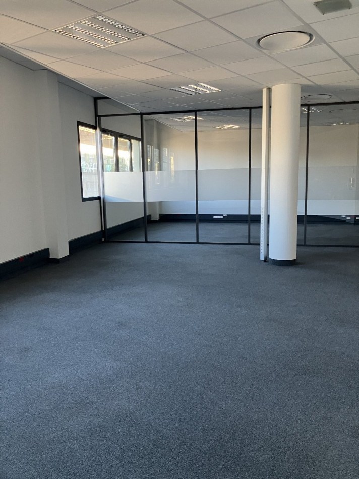 à louer Bureau Lyon 7eme Arrondissement - Photo 2