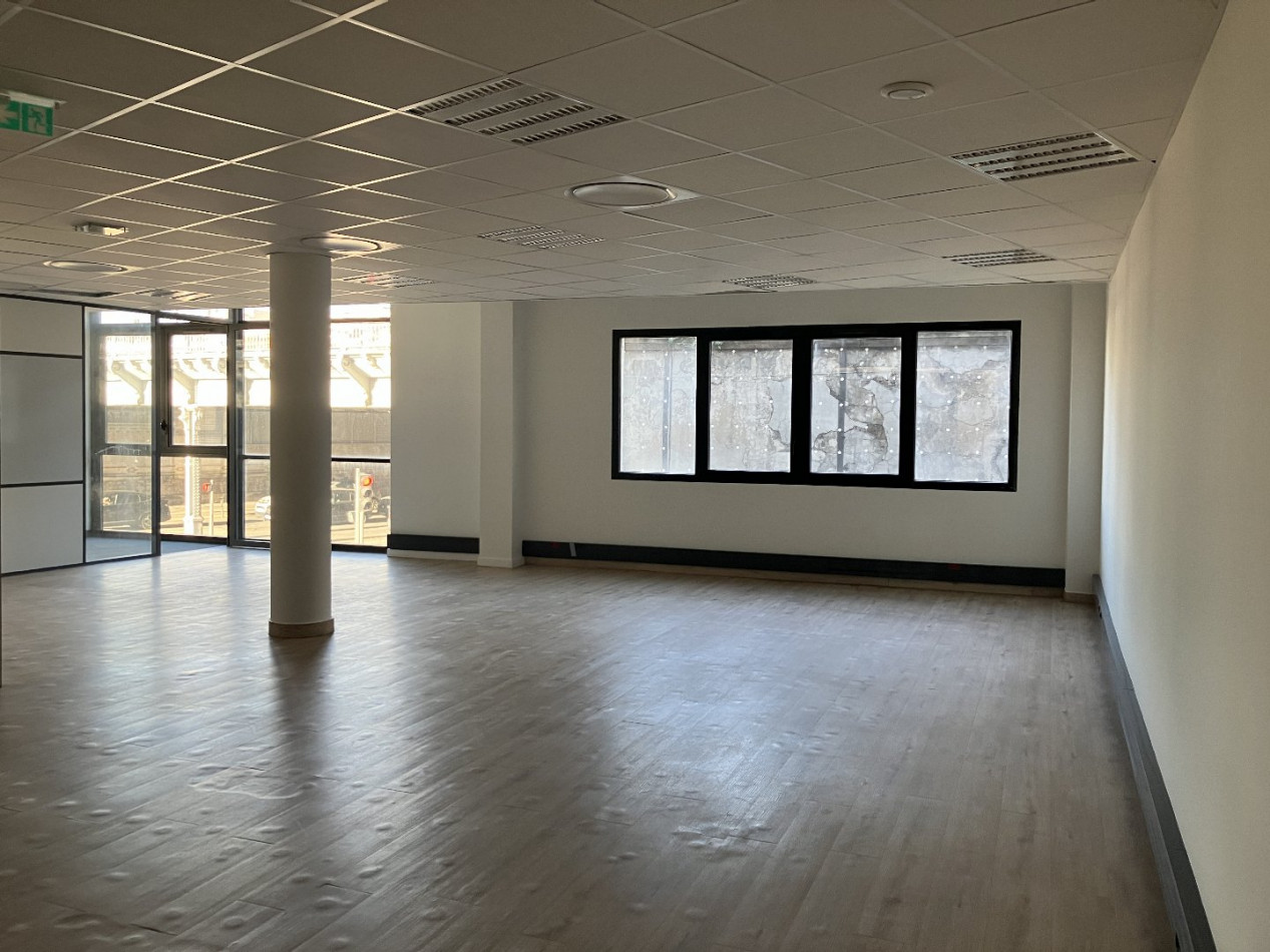 à louer Bureau Lyon 7eme Arrondissement - Photo 9