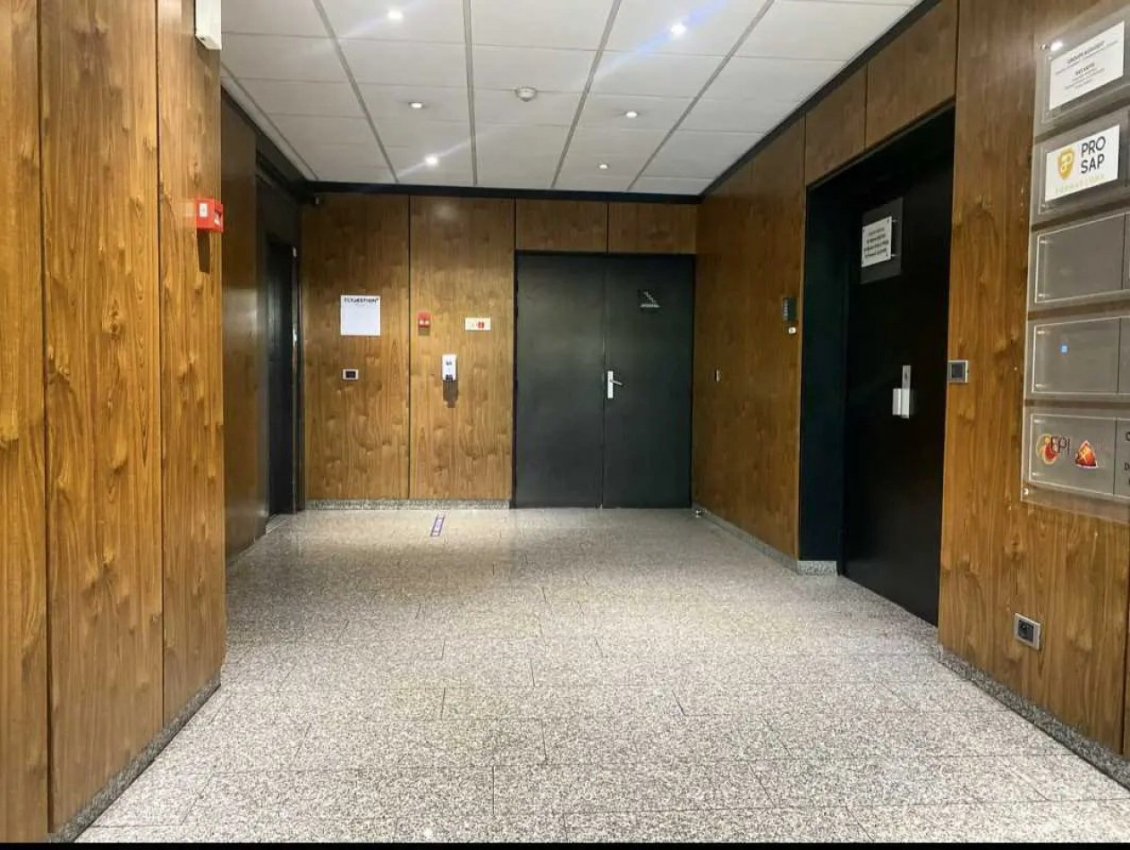 à louer Bureau Lyon 3eme Arrondissement - Photo 2