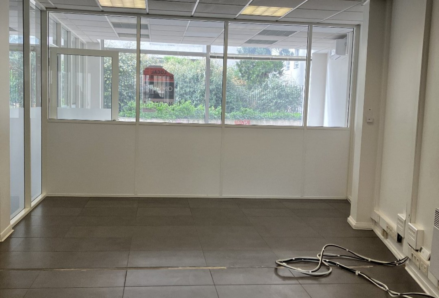 location Local commercial Villeurbanne - Photo 3