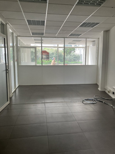 location Local commercial Villeurbanne - Photo 2