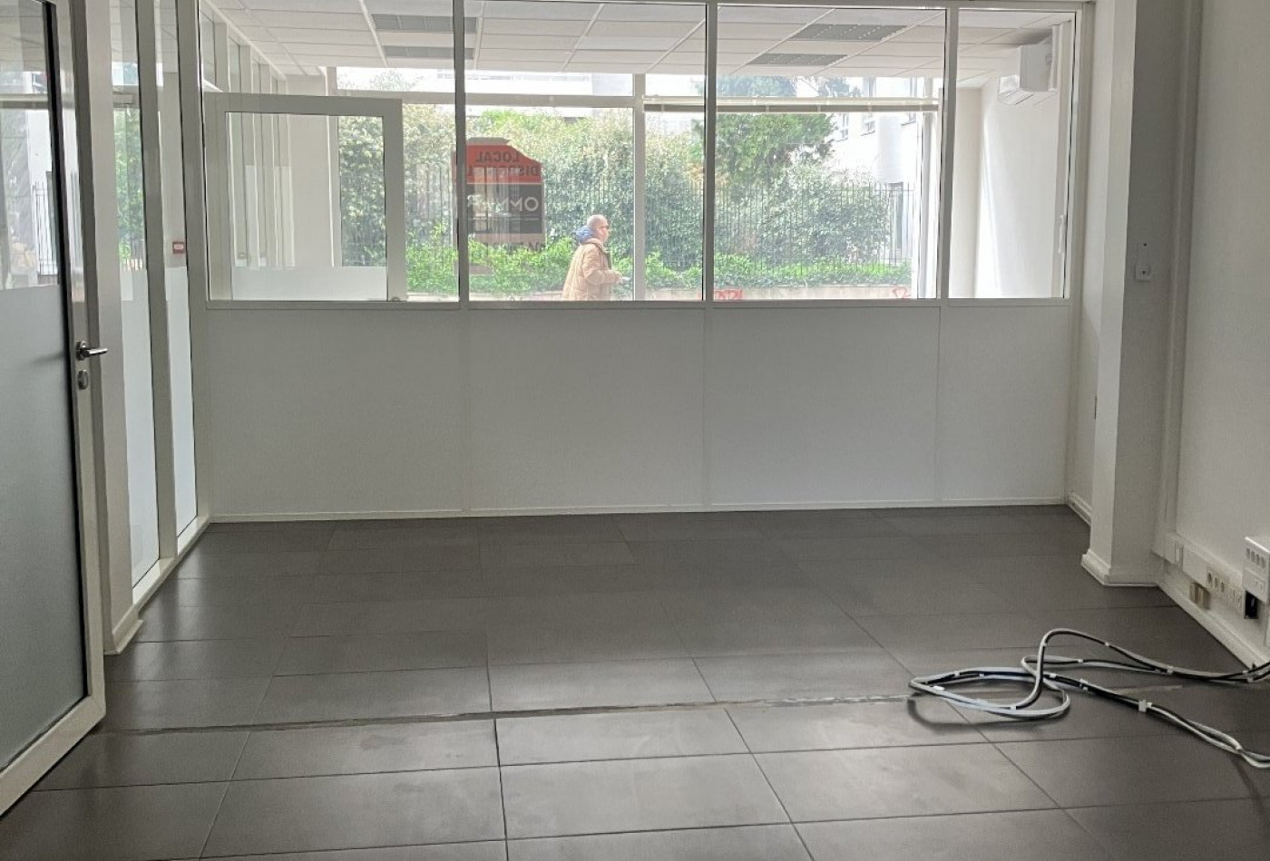 location Local commercial Villeurbanne - Photo 2