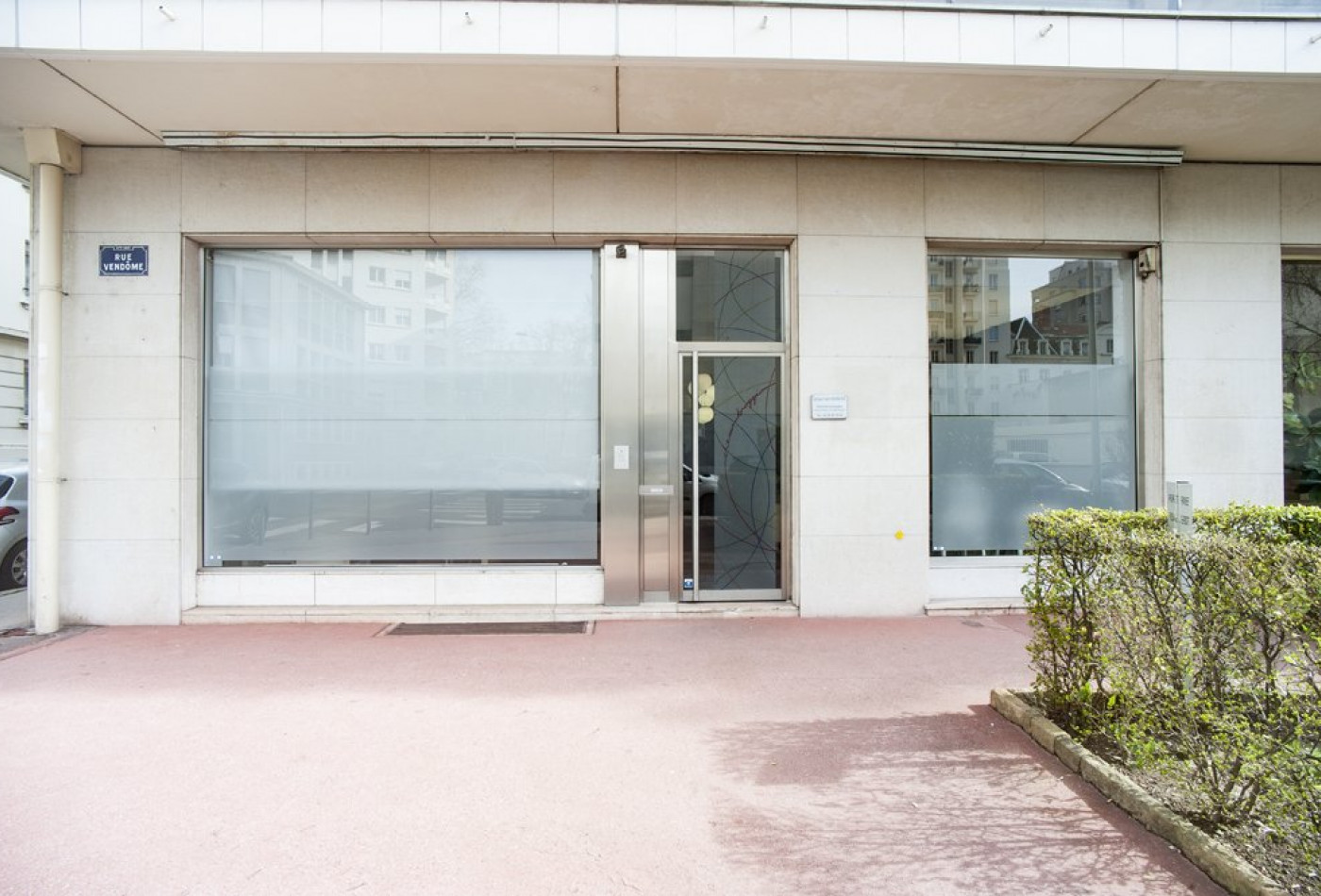 location Local commercial Lyon 6eme Arrondissement - Photo 9