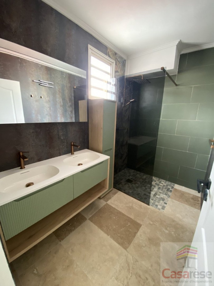 à louer Appartement rénové Sainte Clotilde - Photo 9