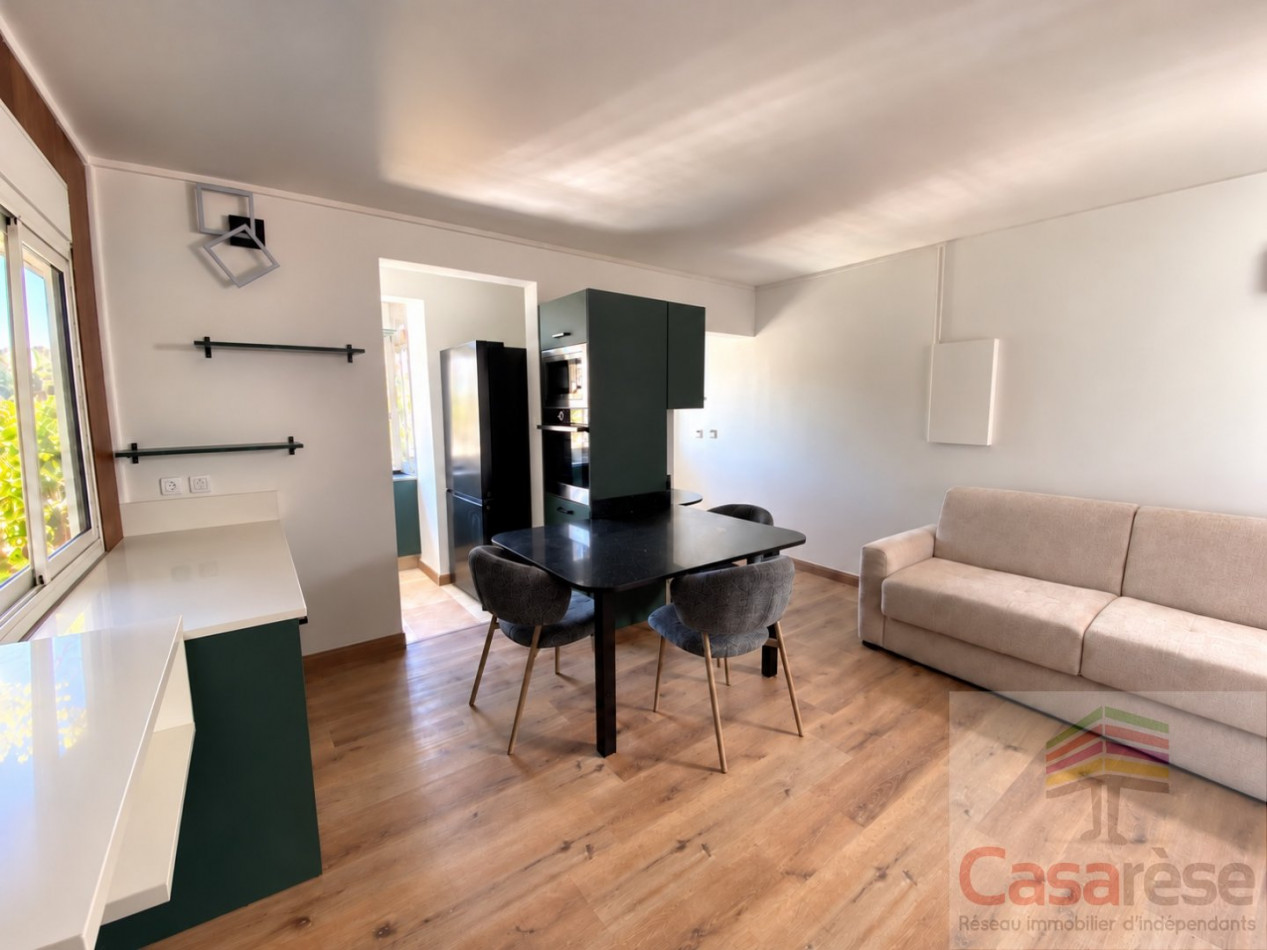 à louer Appartement rénové Sainte Clotilde - Photo 1