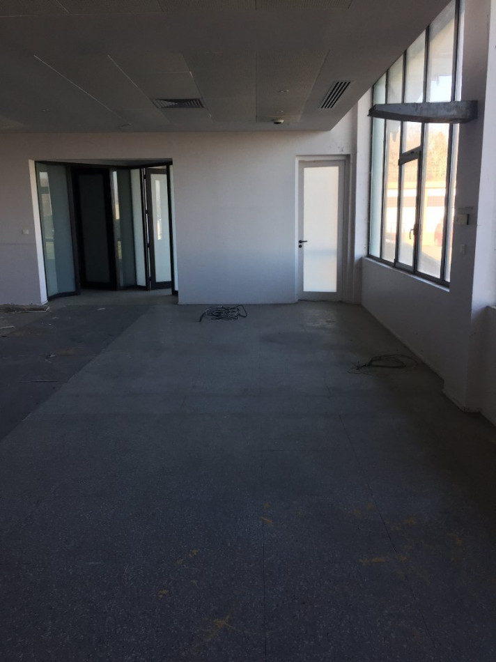 à vendre Local commercial La Chapelle De Guinchay - Photo 1